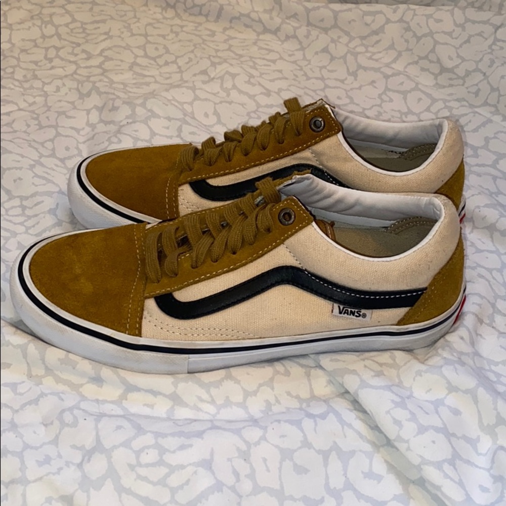 Neutral Vans - Picture 4 of 4
